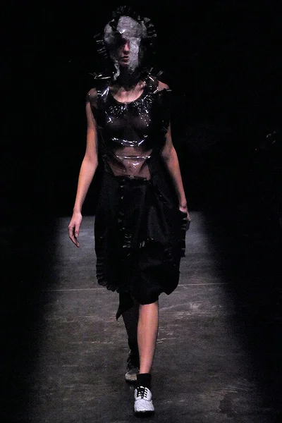 Look 12
